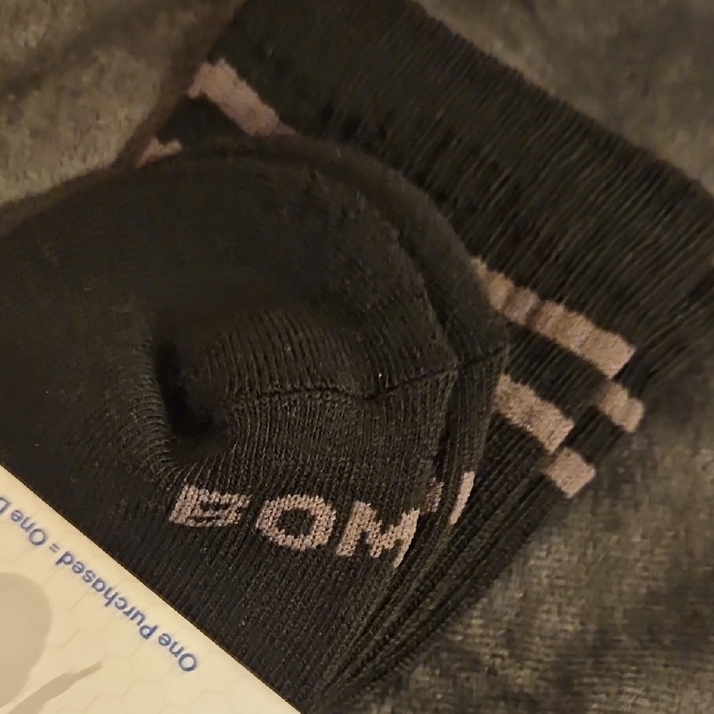 NWT Bombas Men's Black & Gray Casual Crew Socks L Arch Support Antimicrobial - Picture 5 of 5